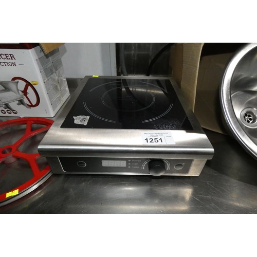 1251 - A commercial stainless steel single ring induction hob