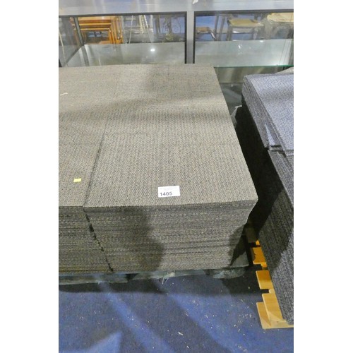 1405 - A quantity of approx 200 brown patterned carpet tiles approx 50x50cm