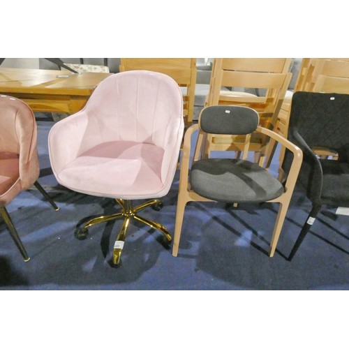 680 - 1 x light pink upholstered wheeled swivel chair