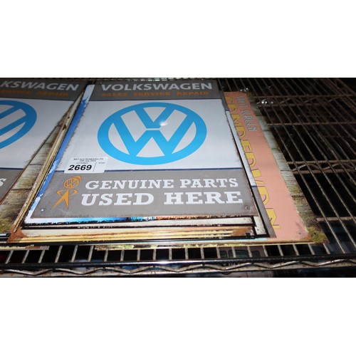 2669 - A large quantity of approx 15 various Volkswagen metal signs, please see pictures for more details