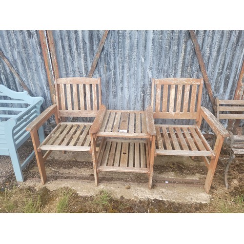 2747 - A 2 person garden bench/loveseat