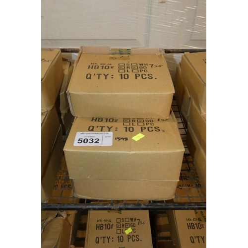 5032 - 5 x boxes of window handles - each box contains 10 handles (50 in total)