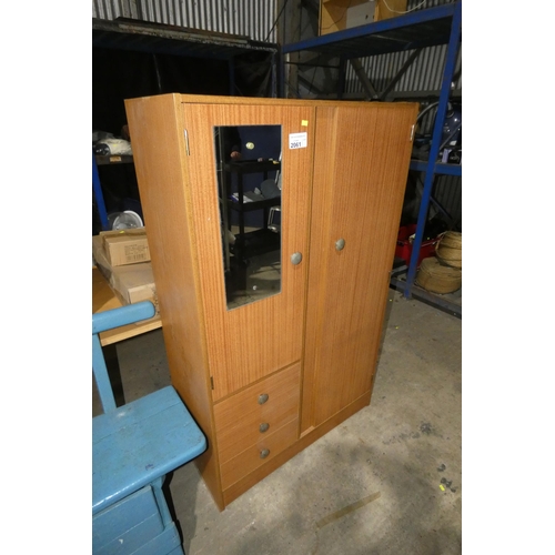 2061 - 1 x wood effect wardrobe