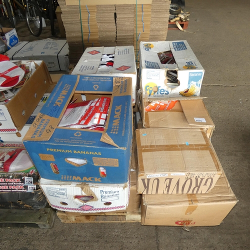 2069 - 1 pallet containing a quantity of various England flags, hats etc