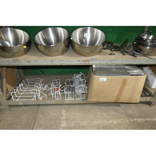 1072 - 1 box of disposable plastic trays and a quantity of wall mounted wire shelves