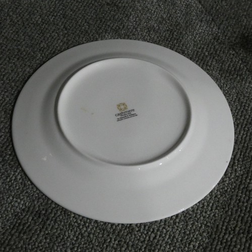 1064 - White crockery by Cashmere : 18 side plates