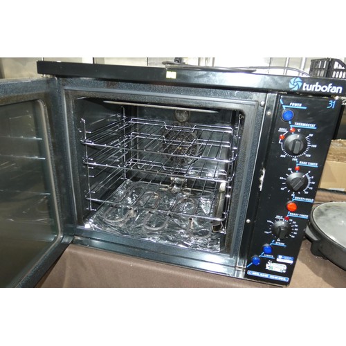 1091 - A commercial counter top combi oven by Blue Seal type Turbofan 31 240v - trade. Tested Working