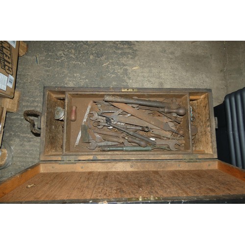 2078 - A vintage wooden tool chest with lift up lid containing a quantity of various vintage tools