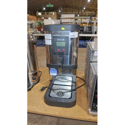 1171 - A Lincat counter top water boiler type IP24B-EB3F-A007 240V - trade