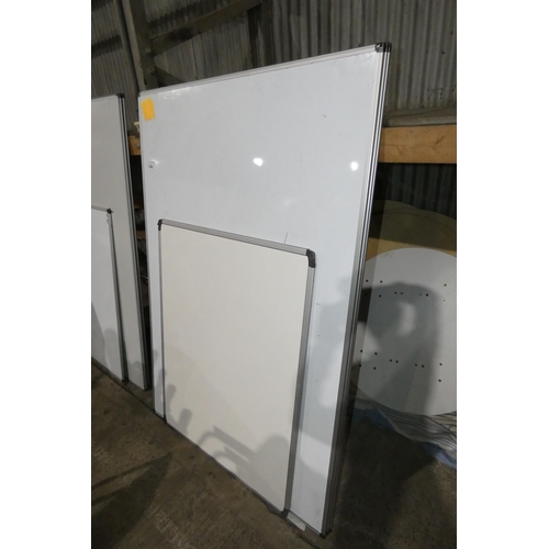 1383 - 4 various size white boards