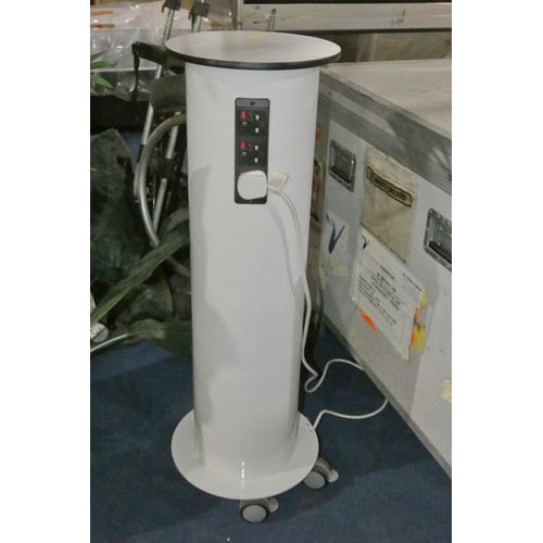 1252 - A mobile 240v power extension unit\fan pedestal