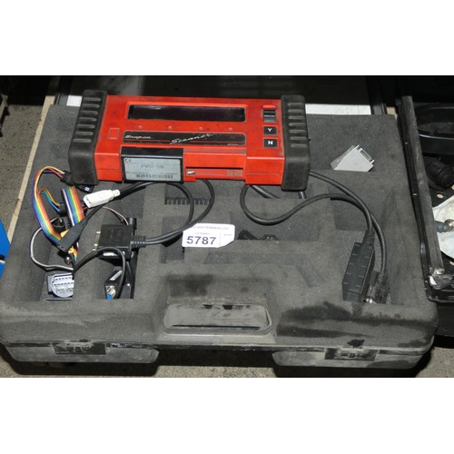 5787 - A quantity of various Snap On diagnostic items including a MT250 Scanner, a Verlis Pro docking stati... 