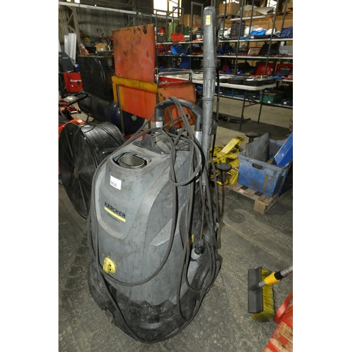 5636 - 1 x Karcher Professional hot water pressure washer model HDS 5/11 U, 240v, YOM 2019 supplied with ho... 