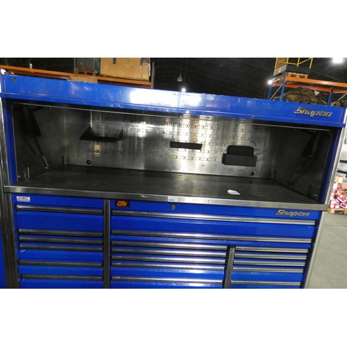 5639 - A large three section Snap On blue metal wheeled tool cabinet overall approx 290 x 76 x 188cm high (... 