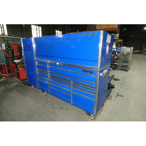 5639 - A large three section Snap On blue metal wheeled tool cabinet overall approx 290 x 76 x 188cm high (... 