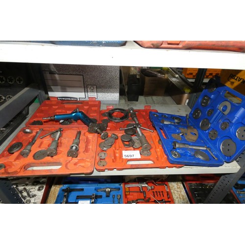 5697 - A quantity of various brake wind back kits. Please note that these kits are not complete. Contents o... 