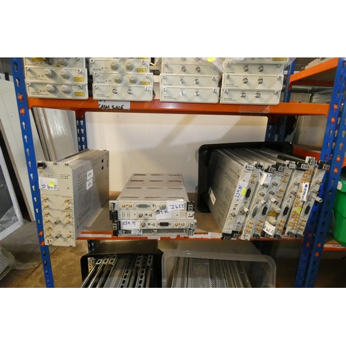 5933 - A quantity of various Hewlett Packard equipment comprising 4 x 37778A STM-16 test sets and 2 x 3235 ... 