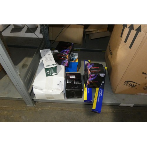 6018 - 1 box containing a quantity of various lights. Not practical to list in detail so please view or see... 