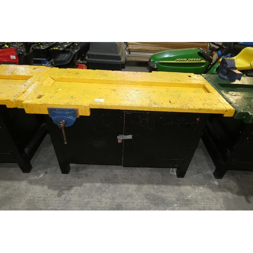 6172 - 1 x heavy duty wooden work bench with 2 x wood workers vices fitted approx 152 x 68cm