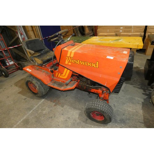 6176 - 1 x Westwood T1200 ride on garden mower with a Briggs and Stratton 12hp petrol engine, supplied with... 