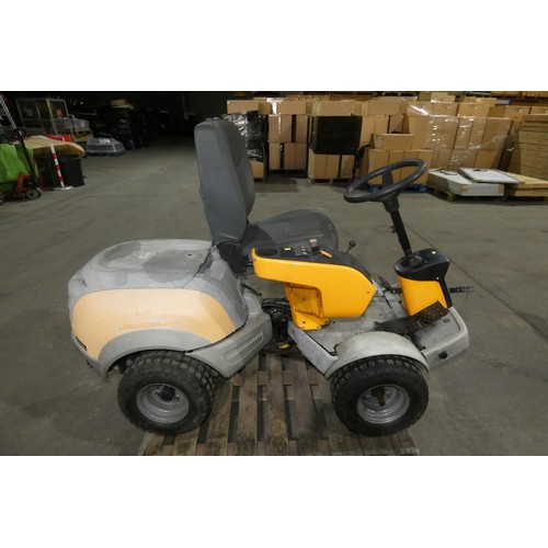 6179 - 1 x Stiga ride on lawn mower model Park Pro 16 4WD. Requires attention (electrical fault)