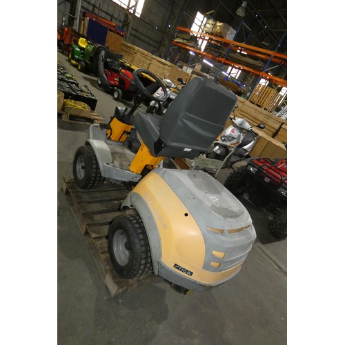 6179 - 1 x Stiga ride on lawn mower model Park Pro 16 4WD. Requires attention (electrical fault)