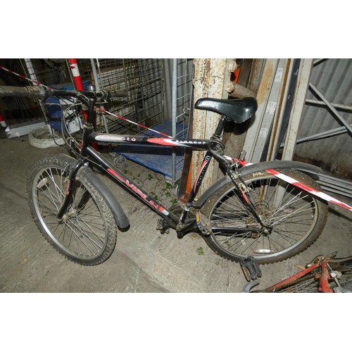 6196 - 3 x various bicycles comprising 1 x Universal Viper Blowout, 1 x vintage Norman Pile and 1 x red pai... 