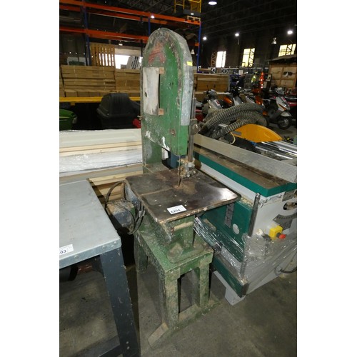 6204 - 1 x band saw with stand 240v - No other details visible