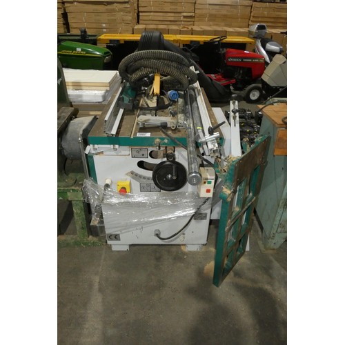 6205 - 1 x Rojek PK315 panel saw, 240v, YOM 2008. Please note that the bed requires reassembly