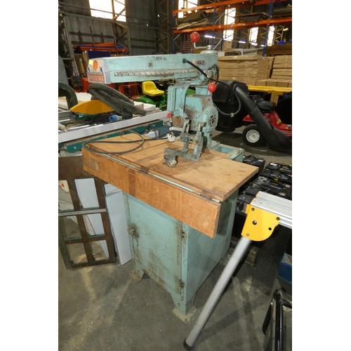 Dewalt RADIAL ARM / CROSS CUT SAW