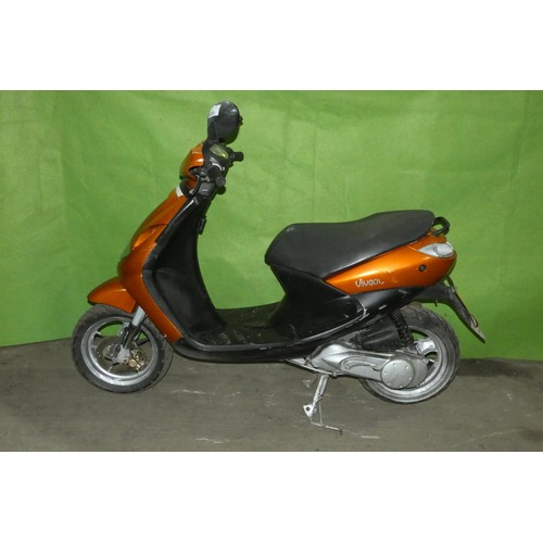 6238 - Peugeot Vivacity 50, Scooter reg: T585 RYA , 1st reg 16/07/1999, No MoT or V5, 21,018 miles Runs oka... 