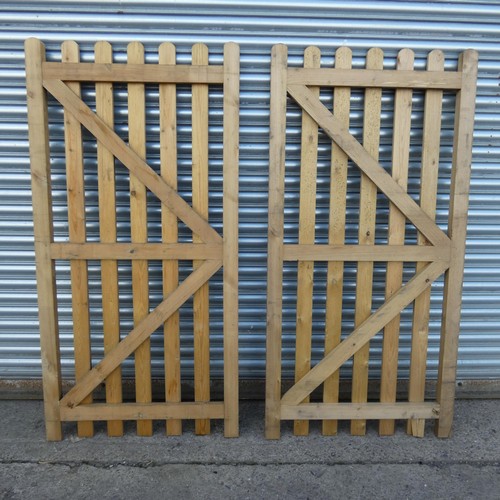 6309 - 2 wooden garden gates measuring approx 90 x 180cm