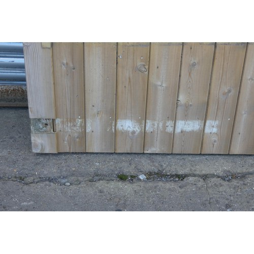 6314 - A set of driveway gates, 1 measuring approx 200 x 175cm and 1 at approx 100 x 175cm - These have had... 