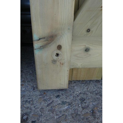 6314 - A set of driveway gates, 1 measuring approx 200 x 175cm and 1 at approx 100 x 175cm - These have had... 