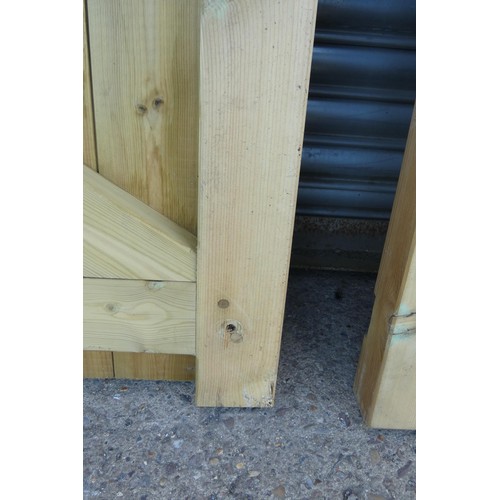 6314 - A set of driveway gates, 1 measuring approx 200 x 175cm and 1 at approx 100 x 175cm - These have had... 