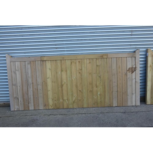 6315 - A set of wooden gates measuring approx 300 x 130cm and 1 at approx 150 x 130cm - 1 has slight damage... 