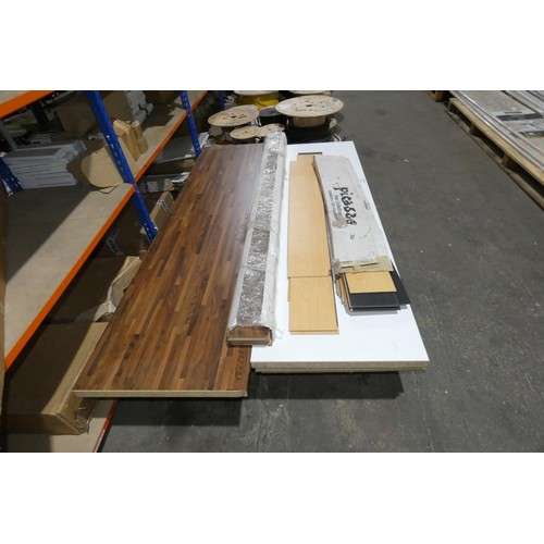 5930A - 8 lengths of various worktop, lengths vary up to approx 214cm and a small quantity of various lamina... 