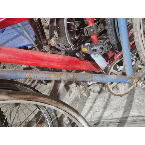 6196 - 3 x various bicycles comprising 1 x Universal Viper Blowout, 1 x vintage Norman Pile and 1 x red pai... 