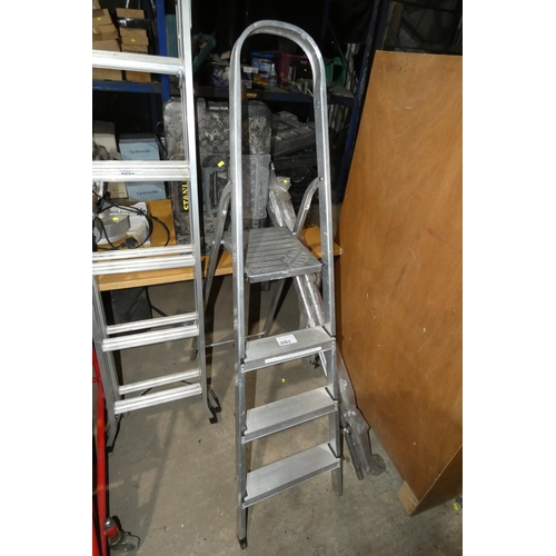 2063 - 1 x Clima aluminum folding step ladder