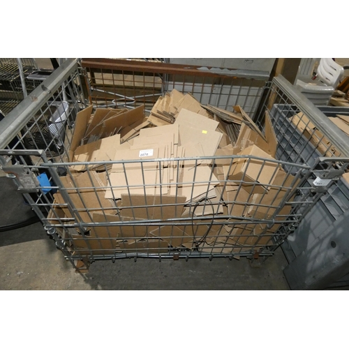 2070 - A quantity of small cardboard boxes each approx 13 x 13 x 7.5cm high. Please note that the metal sti... 