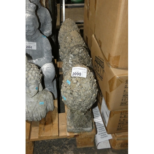 2090 - 4 x concrete garden pineapple ornaments