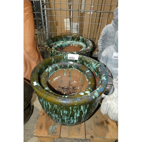 2092 - 4 x glazed garden pots (2 x diameter approx 37cm and 2 x diameter approx 28cm)