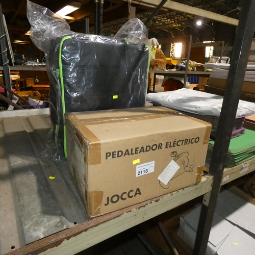 2118 - 1 x Jocca pedal exerciser and x 1 suitcase