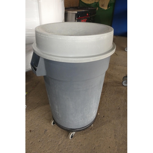 1021 - A mobile bin by Rubbermaid with funnel lid and dolly