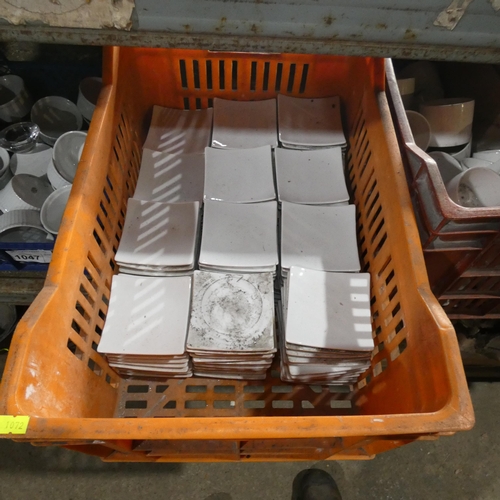 1048 - A quantity of small square plates / saucers by Gal Zone approx 10cm, contents of 1 crate