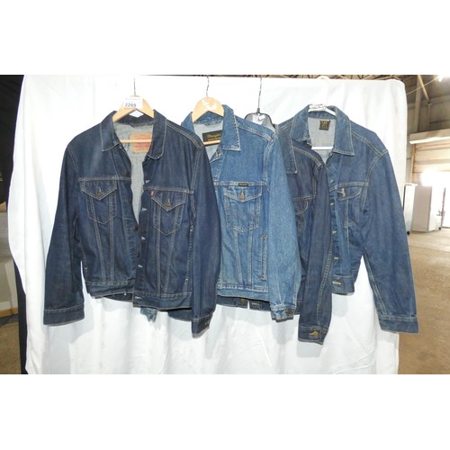 2289 - 4 x various Denim jackets including 1 x Levi's size M. Not practical to list in detail so please vie... 