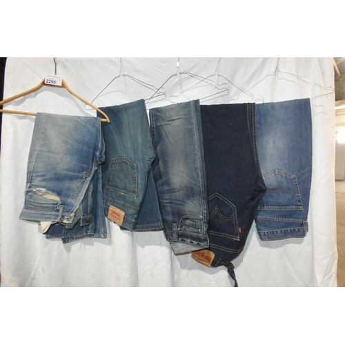 2298 - 5 x various pairs of vintage Levi's Denim jeans - 4 x size 30 inch waist and 1 size not visible (sma... 