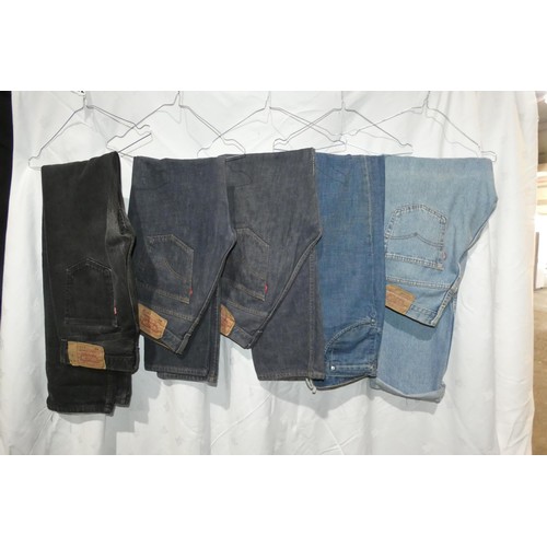 2302 - 5 x various pairs of vintage Levi's Denim jeans - all size 32 inch waist