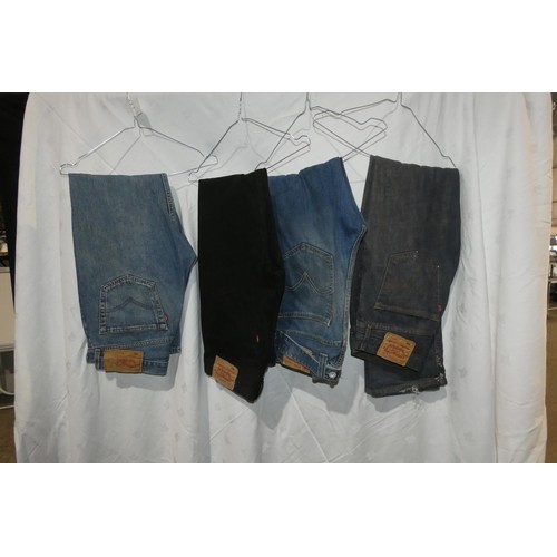 2304 - 4 x various pairs of vintage Levi's Denim jeans - all size 32 inch waist