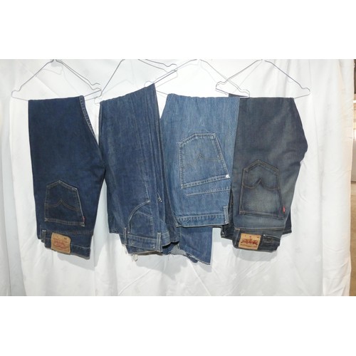 2306 - 4 x various pairs of vintage Levi's Denim jeans - all size 32 inch waist